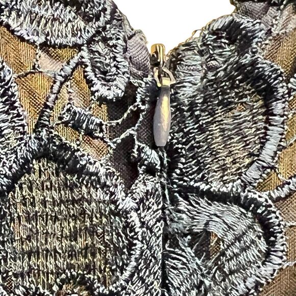 Elegant Lace Wedding Dress in Blue - Picture 4 of 9